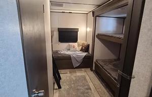 2021 Dutchmen RV Coleman Lantern Series 334BH RV rental photo 9