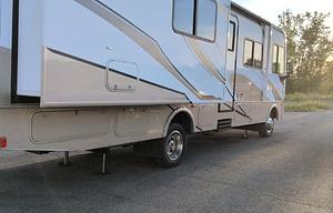2011 Fleetwood RV Storm 32BH RV rental photo 3