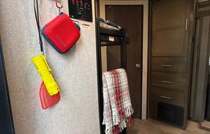 2021 Dutchmen RV Coleman Light 2835BH RV rental photo 7