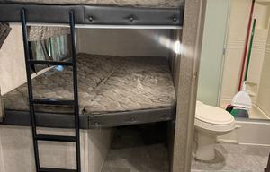 2018 Rockwood Ultra Lite 2706WS RV rental photo 12