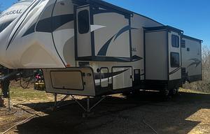 Delivery only. 2015 Coachmen Chaparral
