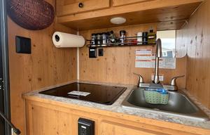 Cozy Offroad Camper with Tempur-Pedic Bed