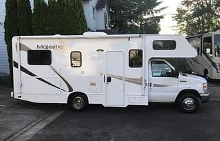 2013 Thor Motor Coach Majestic