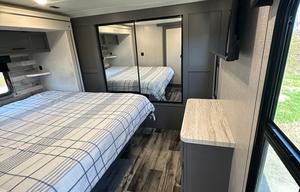 Crossroads Volante 34BH - Kid & Pet Friendly!