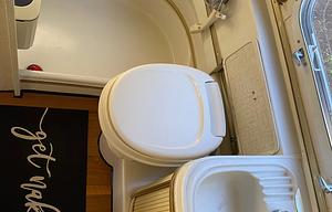 Airstream in 2 colors! Stand out!