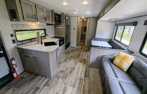 Coleman Lantern | Large Modern Bunkhouse sleeps 9