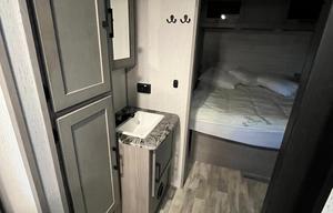 2023 Dutchmen RV Kodiak Ultra-Lite 302BHSL