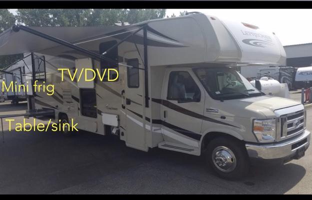 2019 Ford Coachman Leprechaun