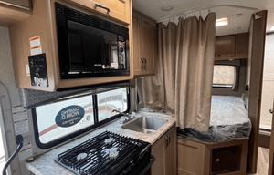 Seats / Sleeps 5, Pet friendly Camper