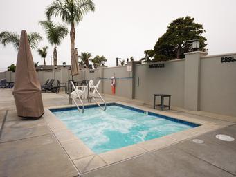 The Park's jacuzzi, heated and open year-round!