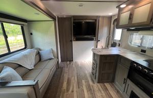 LIKE NEW 2021 Gulf Stream RV