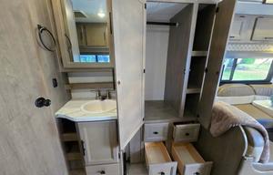 The Easy Escape | Sleeps 5 | BNA Pickup Available