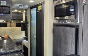 American Patriot Mercedes Luxury Camper Van Seats5