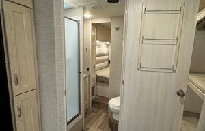 2019 Winnebago Class A RV INTENT 31P