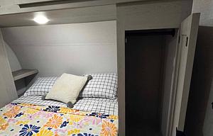 Brand New Viking, Spacious and Clean "The Beehive"