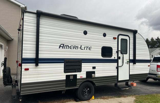 2022 Gulf Stream RV Ameri-Lite Super Lite 199DD RV rental photo 1