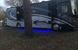2019 Fleetwood RV Discovery 38N