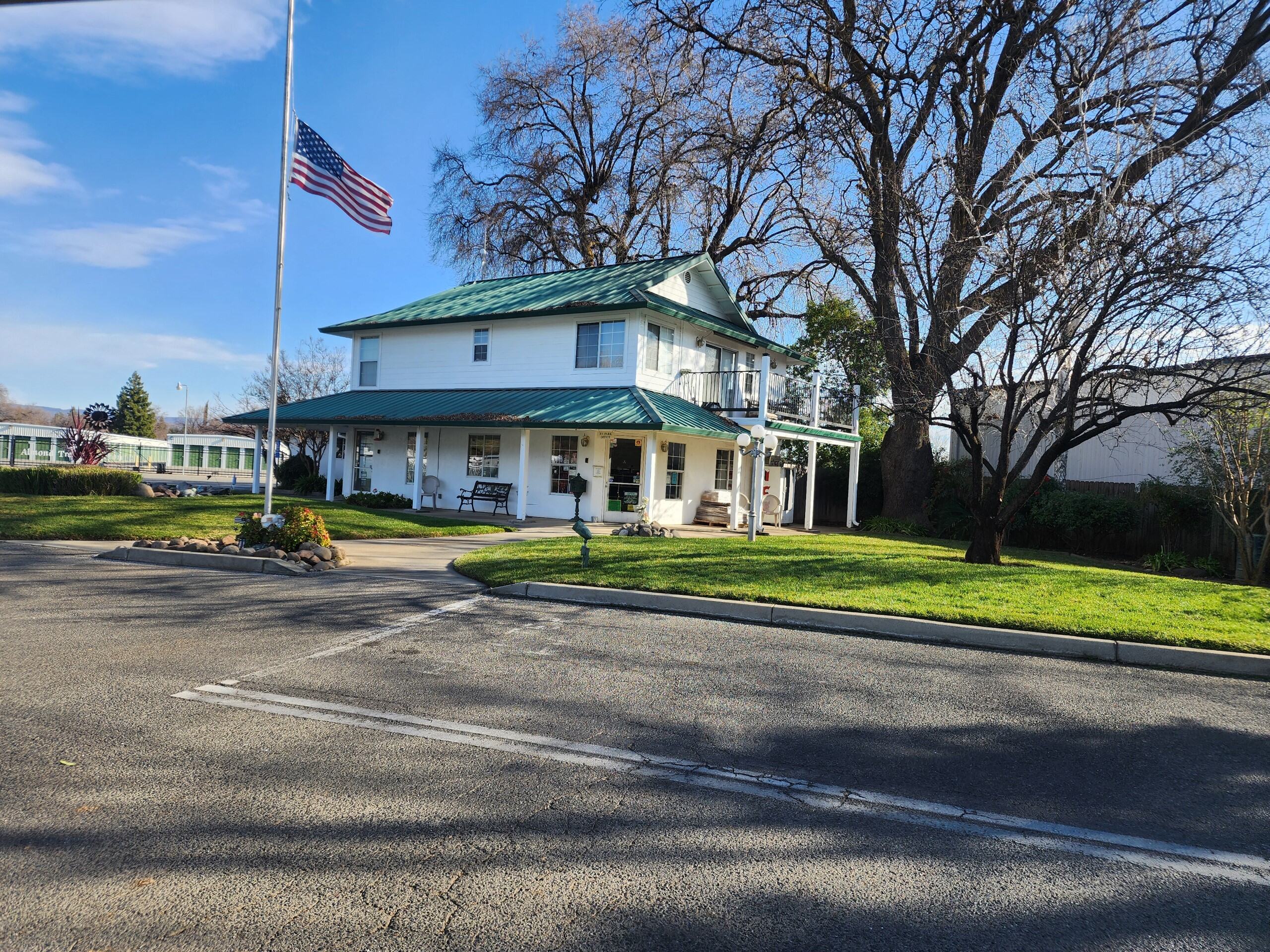 Almond Tree RV Park