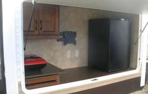 2013 Catalina Deluxe Edition 32TSBH RV rental photo 13