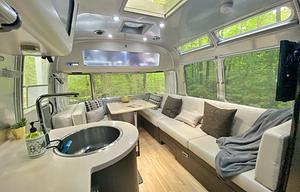 2019 Airstream RV International Signature 25FB