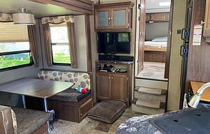 2016 Keystone RV Sprinter 252FWRLS RV rental photo 5