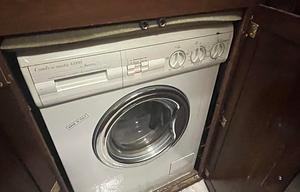 Big Booty Betty - Washer/Dryer - VERY HOT SHOWERS!