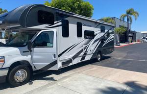 2023 Thor Motor Coach Quantum LF31 RV rental photo 4