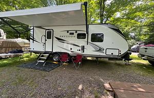 Traveler – Compact Comfort for Your Next Adventure