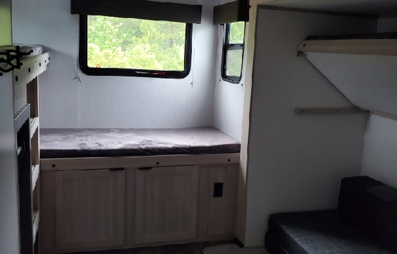 2023 Cruiser Shadow Cruiser 325BHS