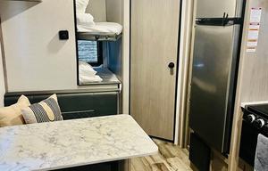 *DELIVERY ONLY* 2022 Dutchmen RV Coleman LanternLT