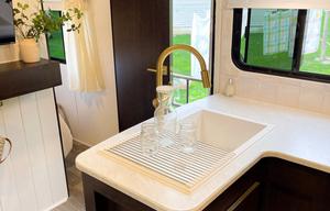 2020 Heartland Pioneer BH 305 RV rental photo 23