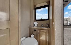 North Cascades Bounder | Luxury | Spacious | Vegas