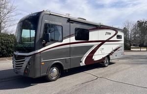 2016 Storm 32H RV rental photo 4