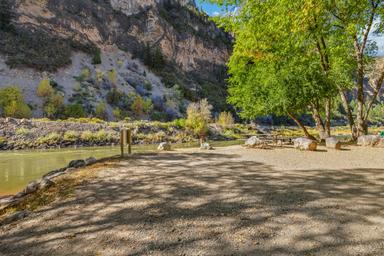 Glenwood Canyon Resort (Glenwood Springs RV Resort)