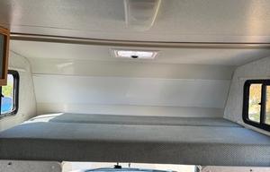 2002 Winnebago Vista 26P