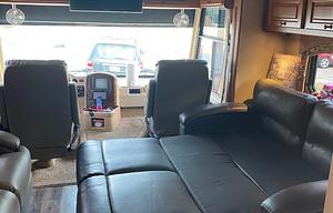 2010 Damon Challenger 371