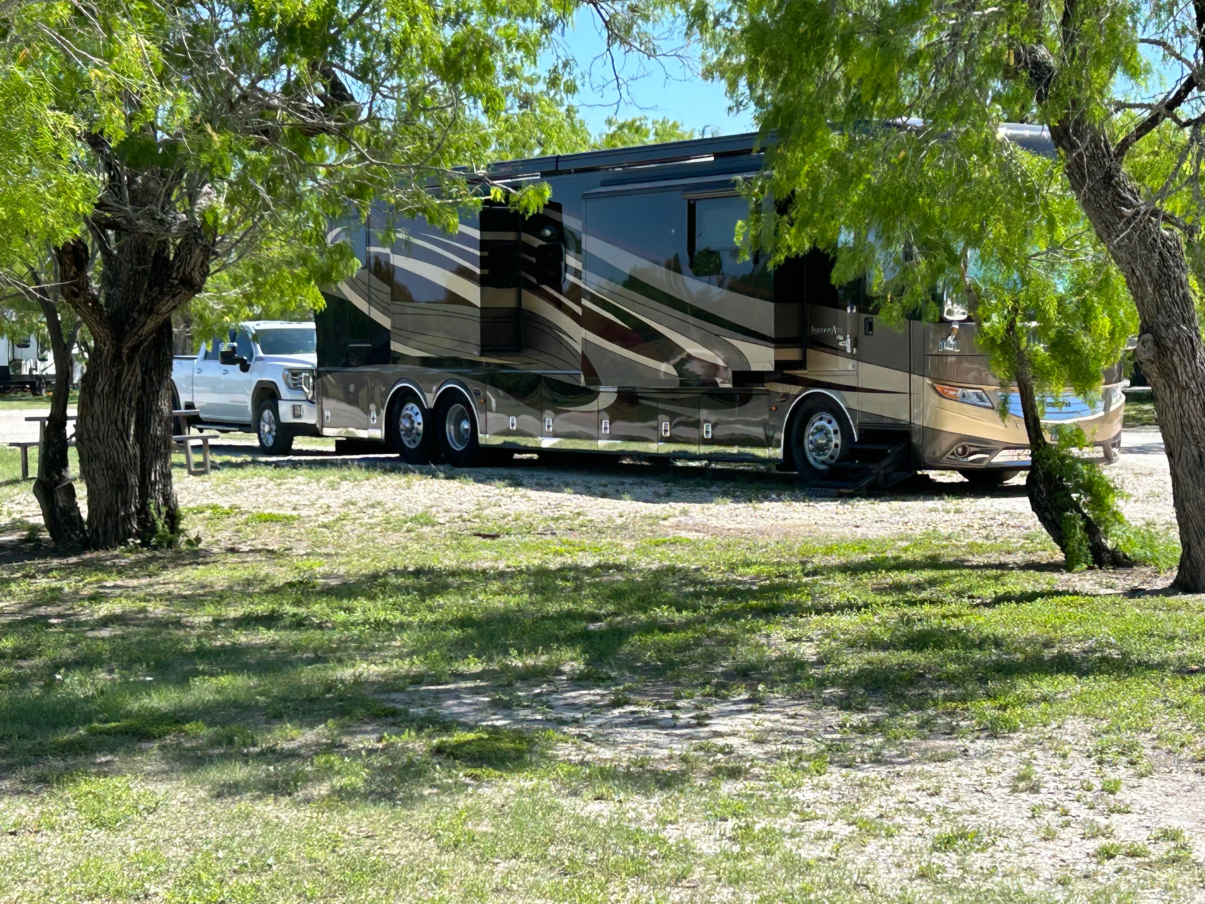 Big Mesquite RV Park, Three River, Texas