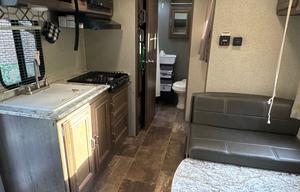 Pet Friendly 21’ Travel Trailer RV Rental