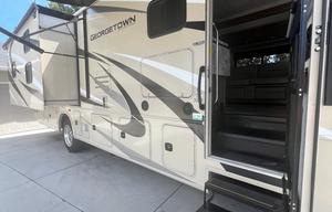 2020 Georgetown GT3 bunkhouse