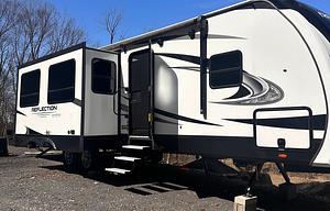 Finger Lakes RV Rentals Pure Luxury