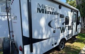 Comfortable Family RV | Kitchen & Bath
