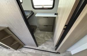 2025 Kodiak Ultra-Lite 241BHSL RV rental photo 5