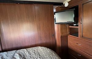 Adventure-Ready Bunkhouse RV – Sleeps 8