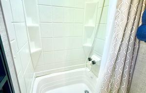 sleeps 9 + fully furnished