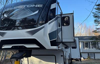 Giant Family RV