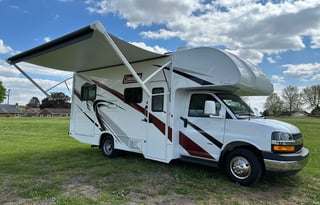 25ft Thor Coleman - Fully stocked and pet friendly