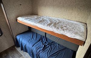 Luxury Bunkhouse Camper – Pet & Family Friendly