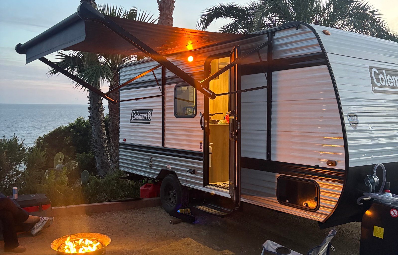 2025 Keystone RV Coleman Lantern LT Series 17B