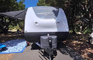 Surveyor 247BH Dog Friendly + Bunkhouse + Island