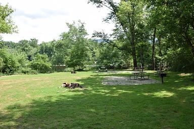 Fifteen Mile Creek Campsite